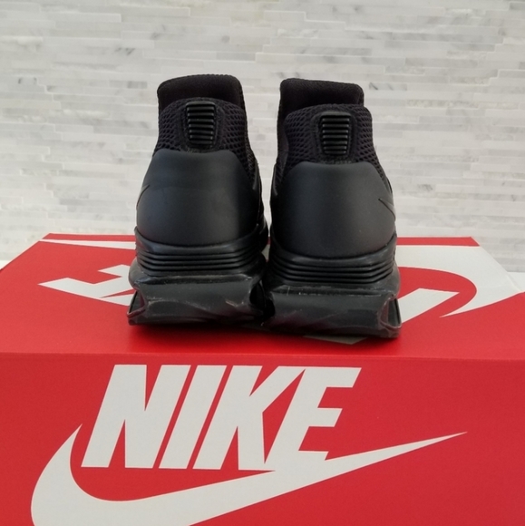 New NIKE Shox Gravity Triple Black Sneakers - Picture 5 of 6
